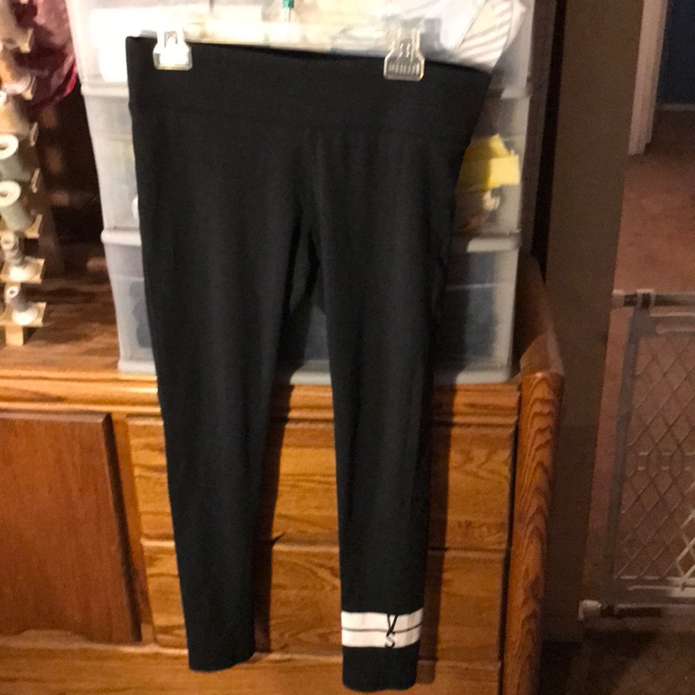 Victoria’s Secret, black, SZ L, yoga pants